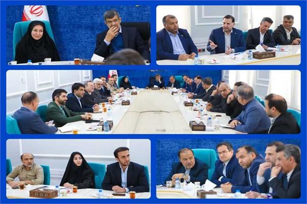 گفتگوی صریح و رو در رو فعالین حوزه فاوا با استاندار یزد/مشکلات حوزه فناوری اطلاعات و ارتباطات استان در سطح ملی منعکس می‌شود/ بررسی مشکلات استانی حوزه فناوری اطلاعات در ستاد تسهیل استان یزد