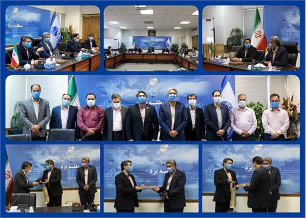 مدیرکل ارتباطات و فناوری اطلاعات استان از عملکرد مخابرات منطقه یزد در توسعه ارتباطات روستایی تقدیر کرد