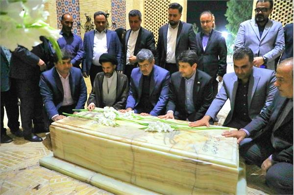 وزیر ارتباطات به مقام آیت‌الله صدوقی و آیت‌الله خاتمی ادای احترام کرد